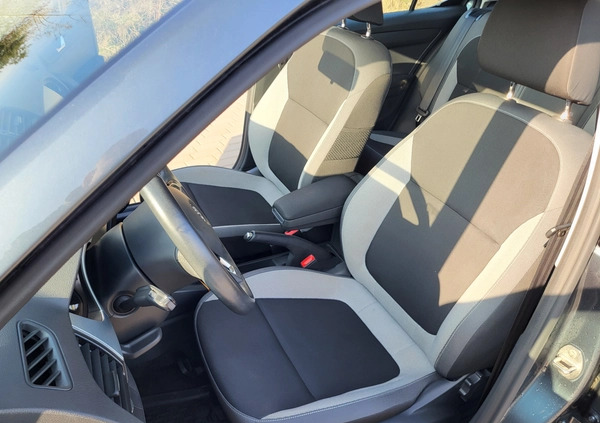 Skoda Fabia cena 34900 przebieg: 156874, rok produkcji 2016 z Warszawa małe 407